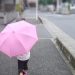 小学生は雨の日にはどんな服装がおすすめ？子供に持たせる持ち物とは